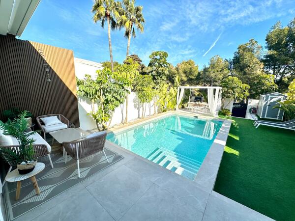 Semi-detached House With Pool