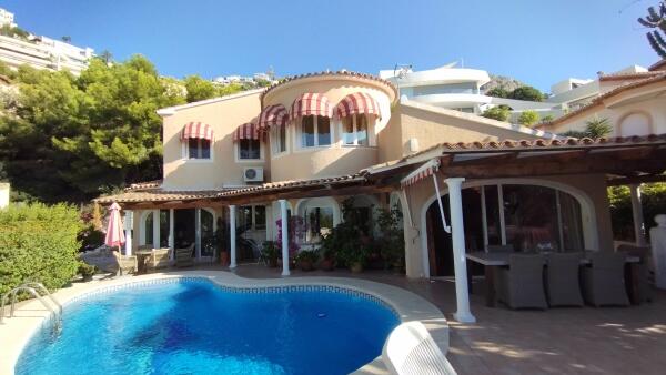 Villa In Altea Hills